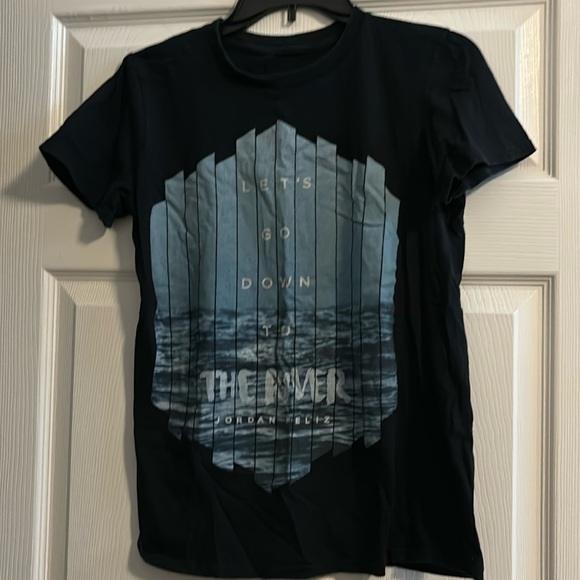 Let’s go down to the water by Jordan Feliz black tshirt size small - Picture 1 of 3